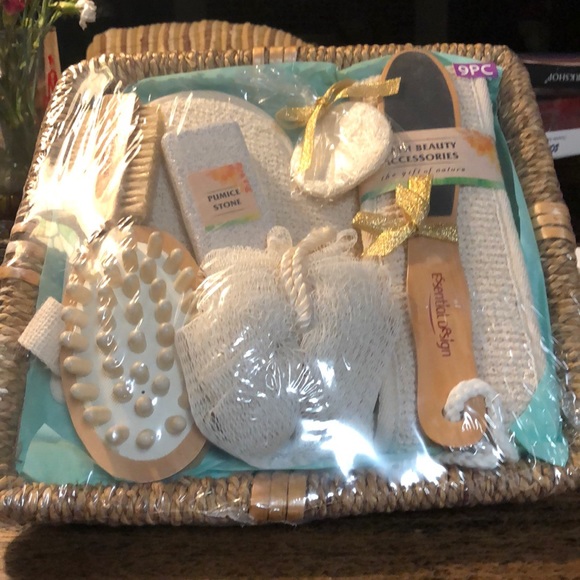 Bath Set - Picture 1 of 5